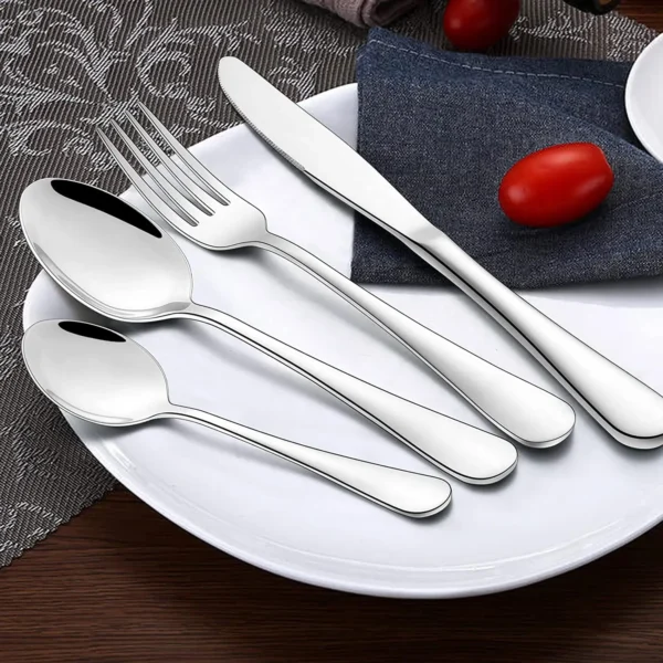 Flatware Set with Steak Knives 4